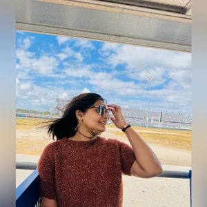 Meet your Posher, Divyeshwari